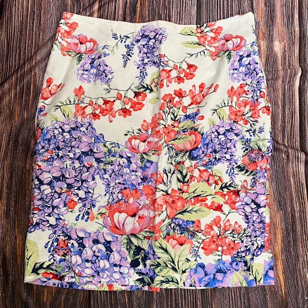 Charter Club Size 14 White with Flowers Skirt